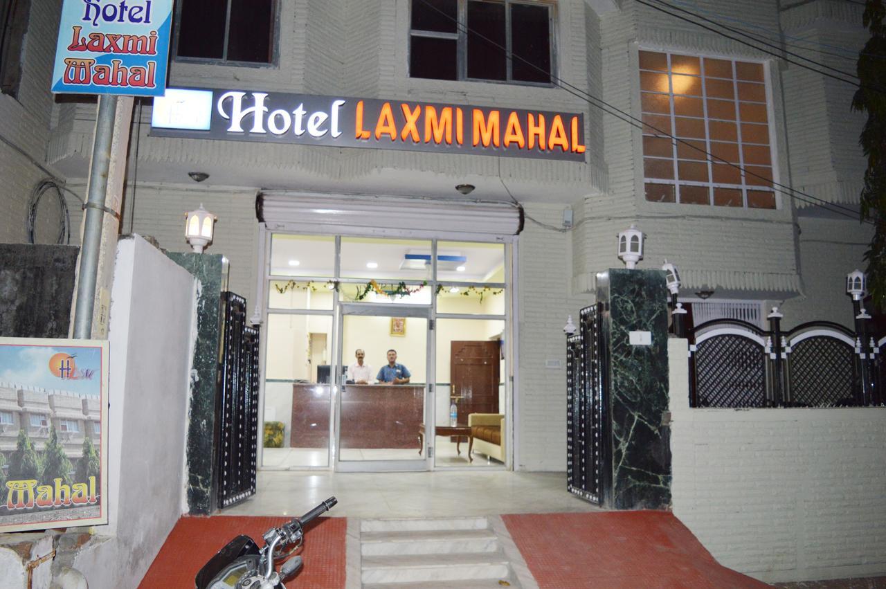 ホテル Laxmi Mahal ウダイプル エクステリア 写真