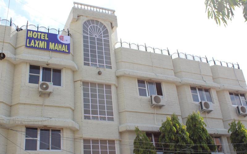 ホテル Laxmi Mahal ウダイプル エクステリア 写真